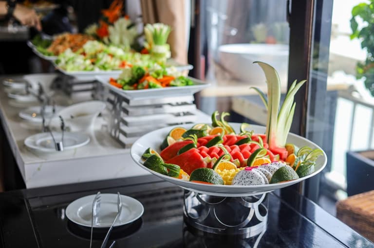 Oasis Party cruise food