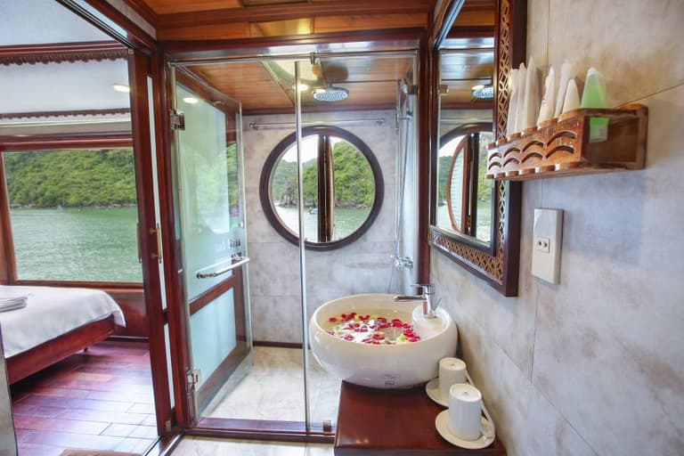 Oriental Sails Cruise