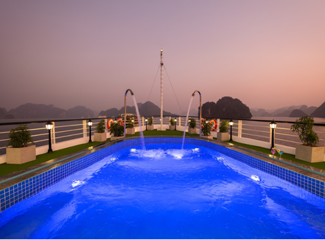 Doria cruise swimming pool