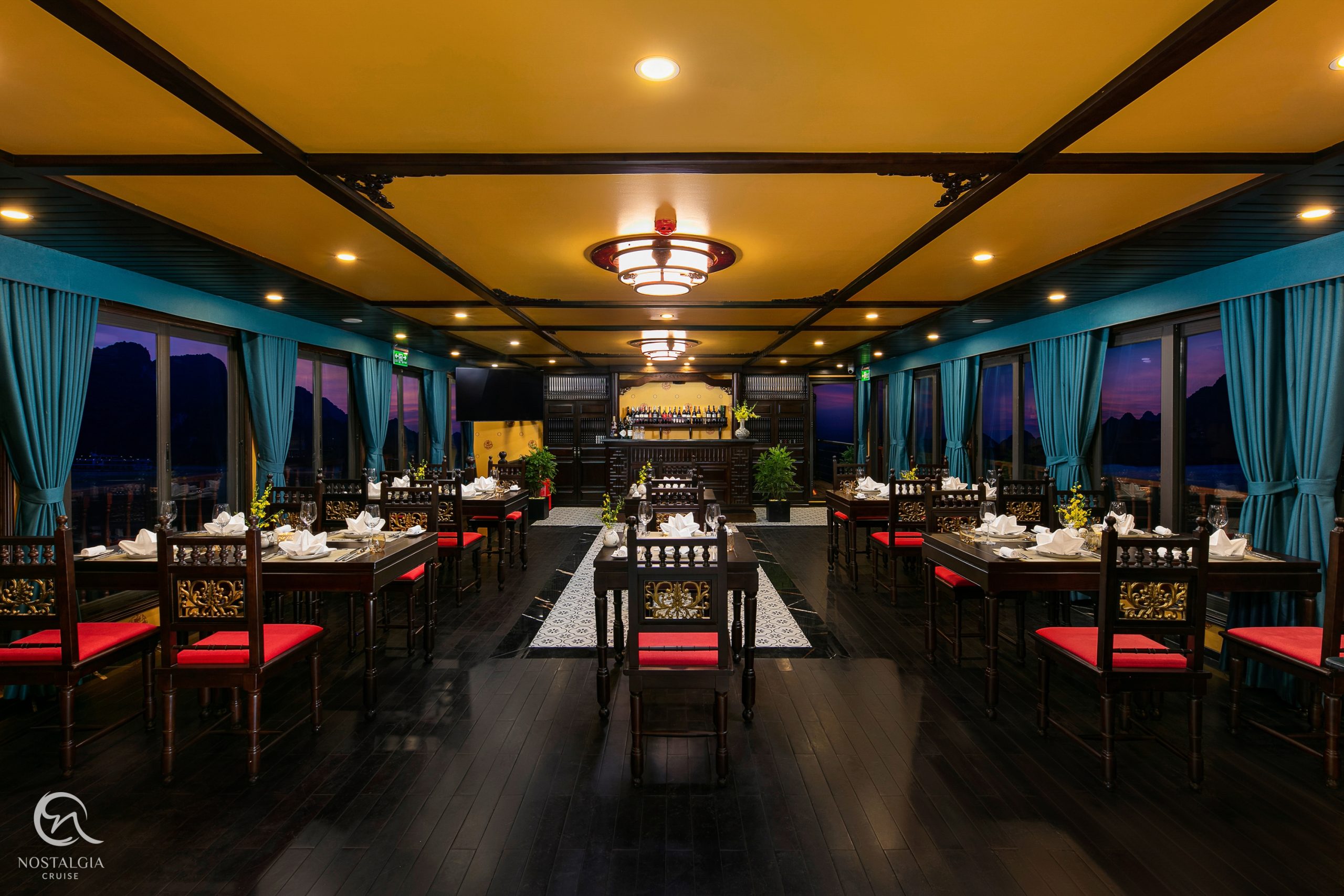 Nostalgia Cruise restaurant