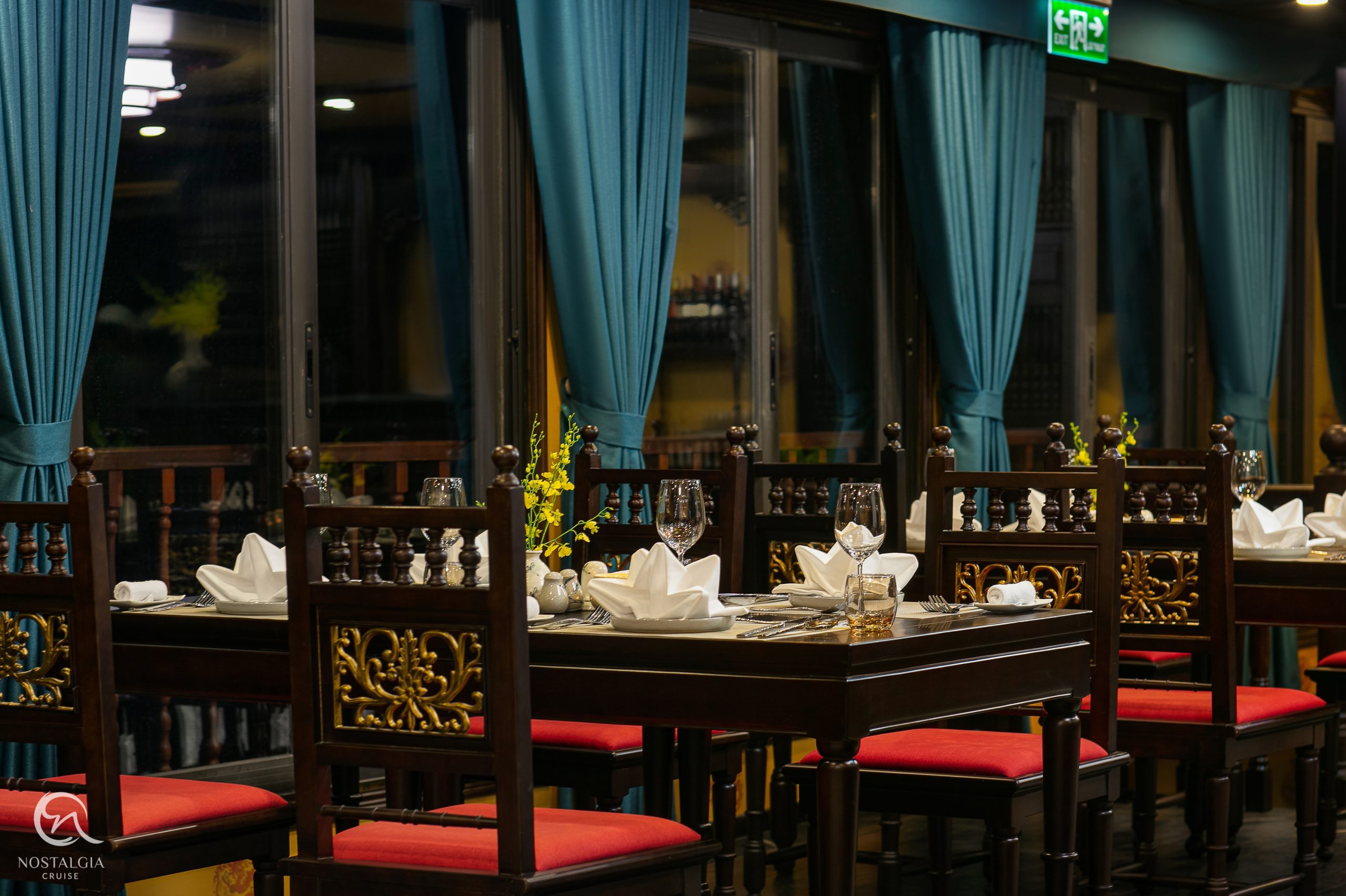 Nostalgia Cruise restaurant