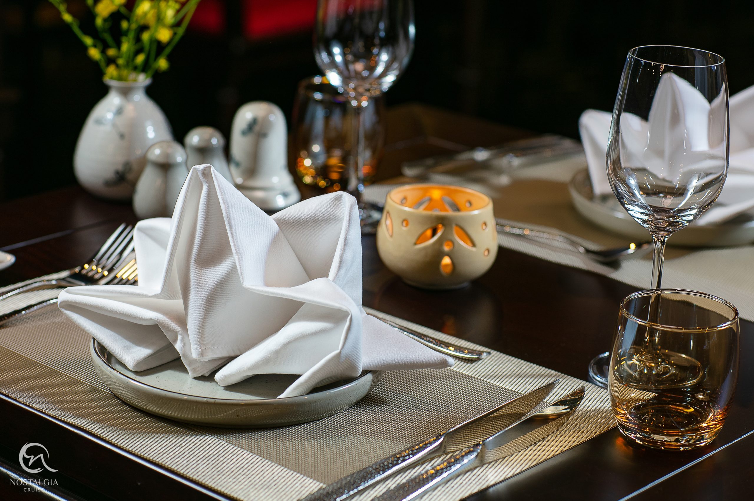 Nostalgia Cruise decoration