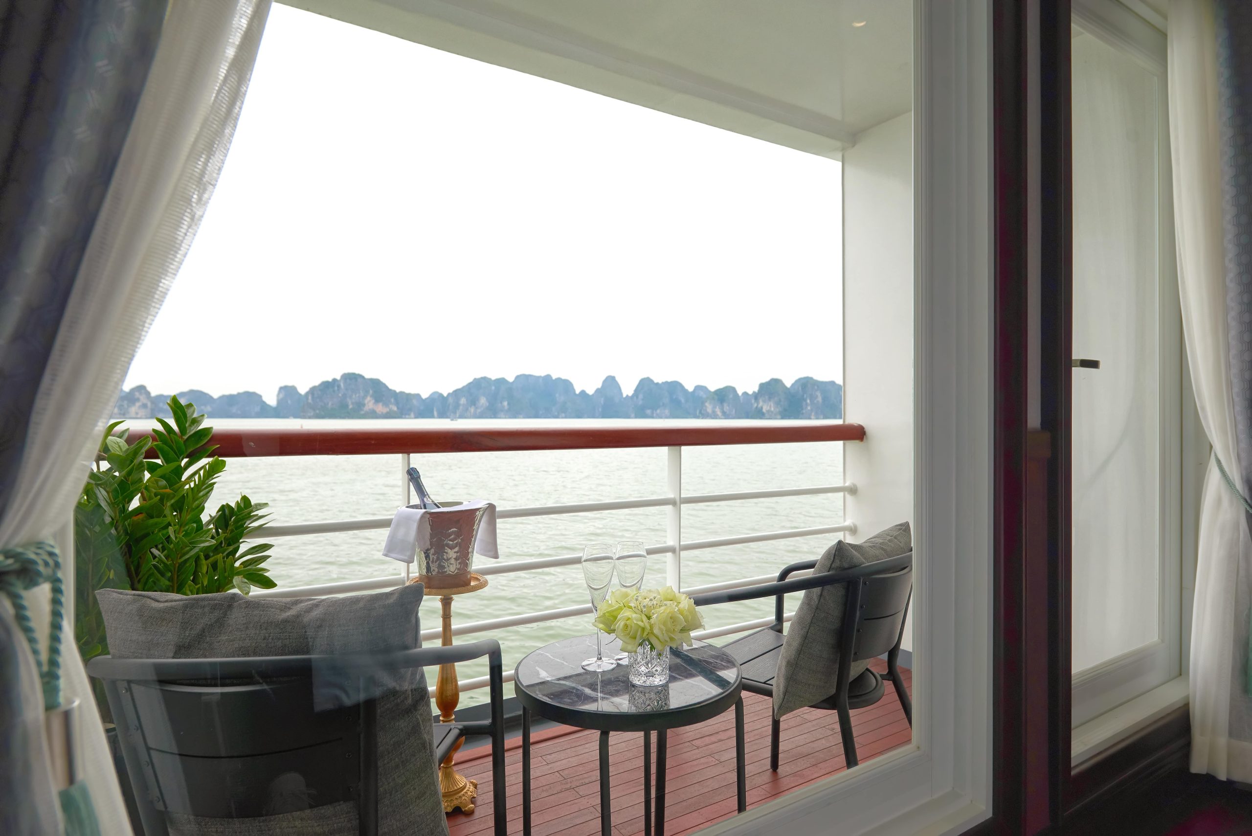 Paradise Grand Cruise balcony