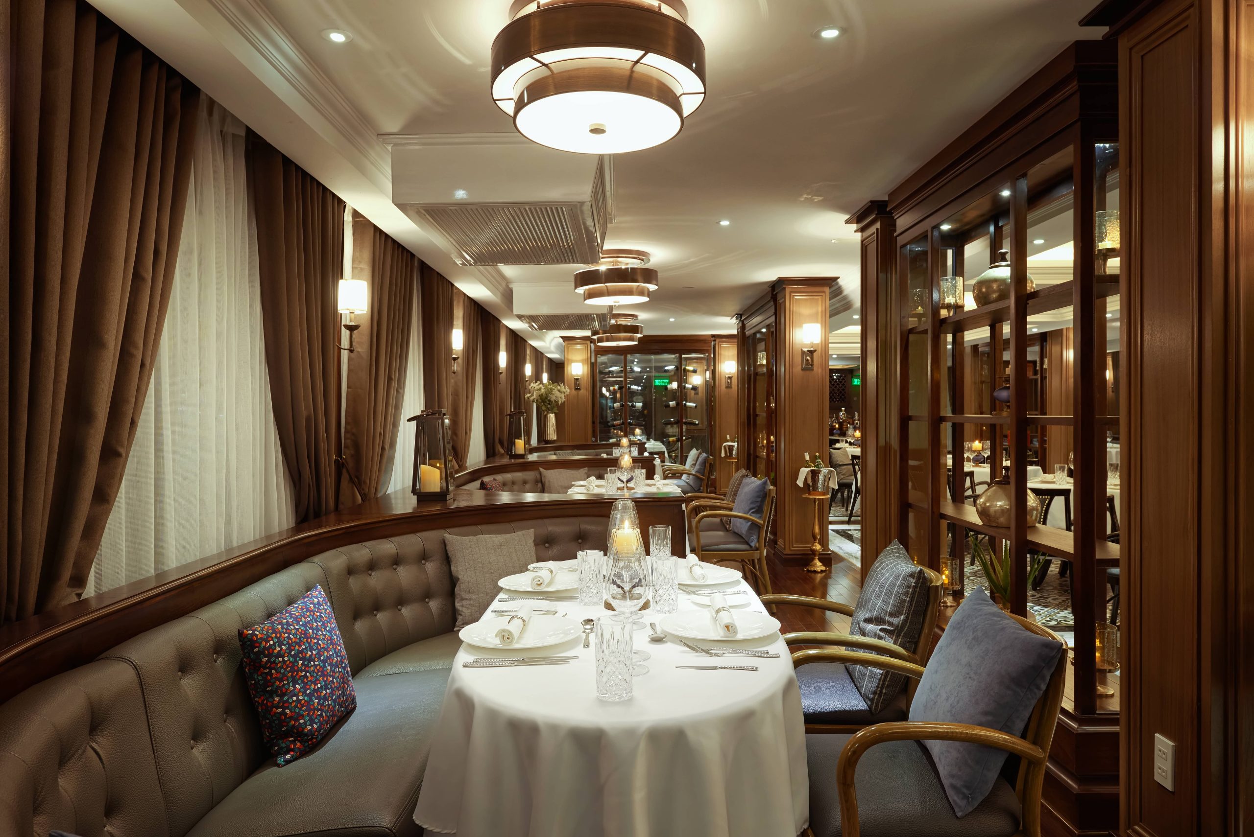 Paradise Grand Cruise restaurant